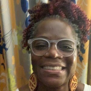 Meet your Posher, Staci